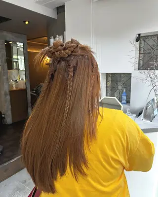 ロング ヘアアレンジ 🦄HITOMI 🦄MEMEのマツエク・マツパデザイン