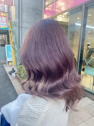 セミロング カラー メンズ JuNブリーチに 縮毛矯正するプロのヘアスタイル