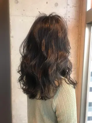 セミロング カラー ヘアアレンジ ネイル マツエク・マツパ NUU所属・滝島 真帆のヘアスタイル