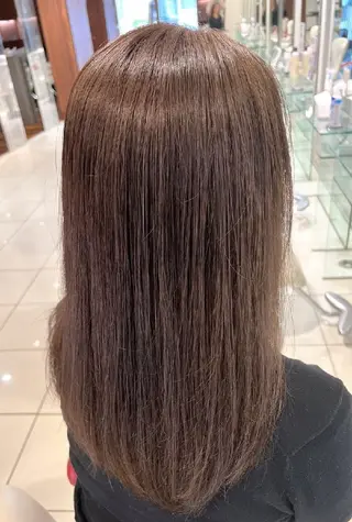 ロング ヨウコ YOKOのヘアスタイル