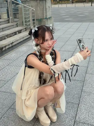 ロング 足立 遥奈のヘアスタイル