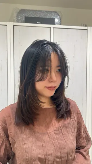 セミロング hana/海外風ヘア /レイヤーカットのヘアスタイル