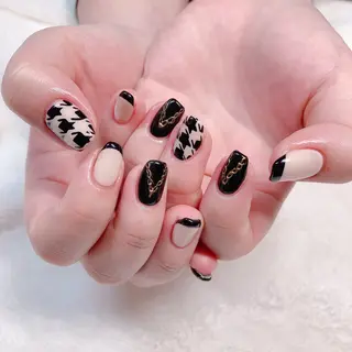 ネイル 根津 綾子のネイルデザイン