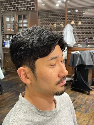 パーマ メンズ EVOGUE BARBER SHOP所属・EVOGUE 森内 秀有 メンズパーマのエステ・リラクイメージ