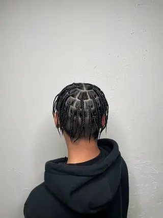 メンズ コーンロウ／ブレイズ SYUのヘアスタイル