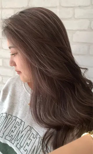 ロング カラー 小谷 梨奈のヘアスタイル