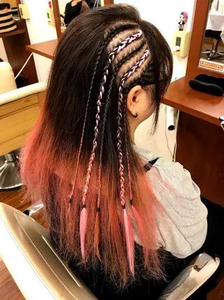 ロング GO TODAYSHAiRESALON所属・✨コーンロウ✨ 本田さゃかのヘアスタイル