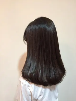 ミディアム 三好 美里のヘアスタイル