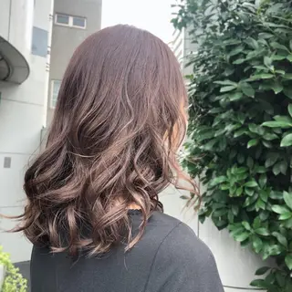ミディアム カラー 山崎 絵莉香のヘアスタイル