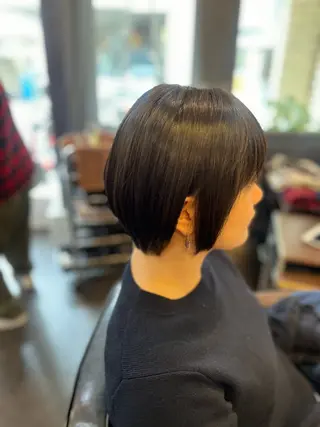 ショート youres  hair  髪質改善トリートメント&ヘッドスパ新宿三丁目店所属・髪質改善 芝井千晶のヘアスタイル