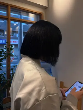 カラー 荒井 茉凜のヘアスタイル