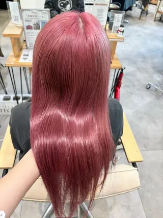 ロング カラー 肌に馴染むハイトーン /ミルクティーカラーのヘアスタイル