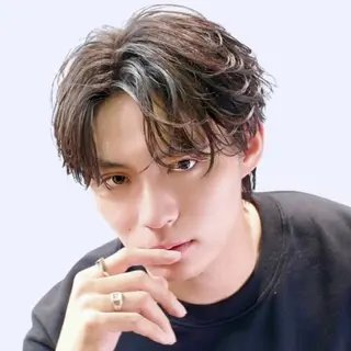 ミディアム confidence 新宿本店【公式】のヘアスタイル