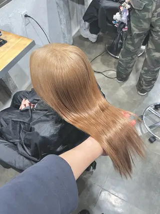 ロング カラー ハイトーンカラー 🦄レイヤーカットのヘアスタイル