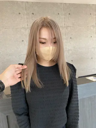 セミロング カラー ULu. 岡山駅店 髪質改善トリートメント＆ハイトーンカラー所属・ULu岡山駅店 SUZUKAのヘアスタイル