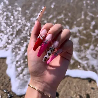 ネイル zirnail所属・zir  nail 🕊️💗RIOのネイルデザイン