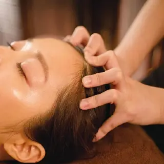 整体エステ　NEW ME所属・深層リンパオイル/小 顔とドライヘッドスパのエステ・リラクイメージ