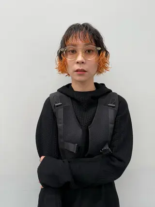 ショート カラー パーマ ぱつっとボブ 古家 佑真のヘアスタイル