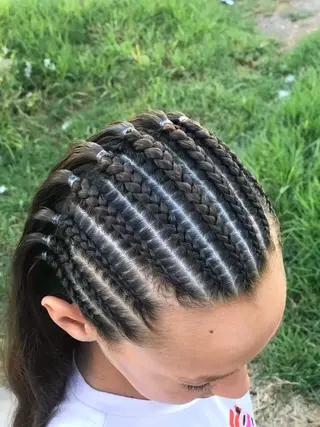ヘアアレンジ airi🌺アレンジ &コーンロウ✨の眉毛・アイブロウイメージ