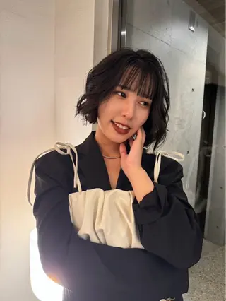 ミディアム パーマ ヘアアレンジ newi remi🖤のヘアスタイル