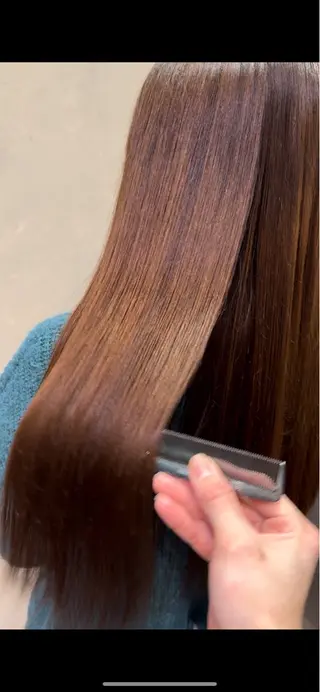 カラー 大平 愛弥のヘアスタイル