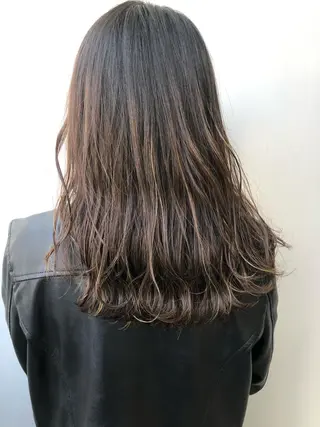 セミロング Nero✂︎ officialのヘアスタイル