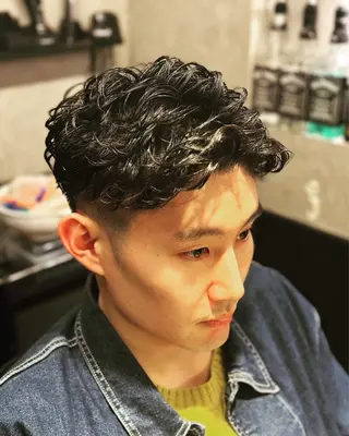 ショート パーマ ブロー東京　有楽町店所属・TAKUMI/銀座/ ビジネス/フェードのヘアスタイル