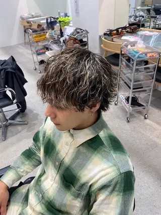 パーマ メンズ fifth 安次富　泰雅のヘアスタイル