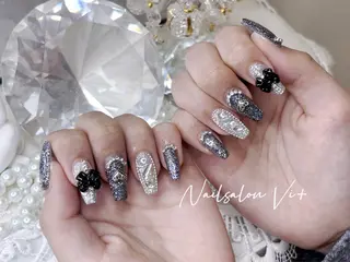 ネイル Nailsalon Vi+ももか🩷のネイルデザイン