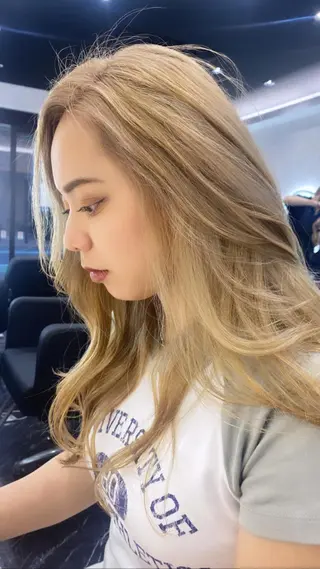 ロング カラー LOHAS宮田 香奈のヘアスタイル