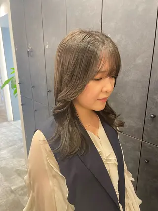 カラー TENSHO ハイトーンレイヤーのヘアスタイル