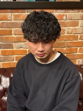 ミディアム パーマ メンズ vivre25所属・メンズ特化理容室 vivre25 石田のヘアスタイル