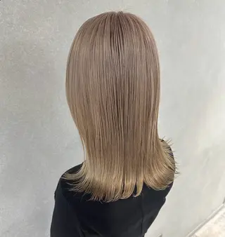 ミディアム カラー 唐澤 千尋のヘアスタイル