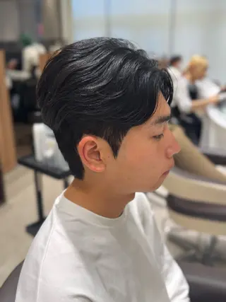 メンズ ダウンパーマ韓国ヘア 櫻井健のヘアスタイル