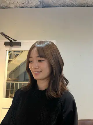 カラー TRENCH岡 千尋のヘアスタイル