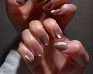 ネイル Nailsalon Repos.所属・Rika🌼 シンプル•マグネットのネイルデザイン