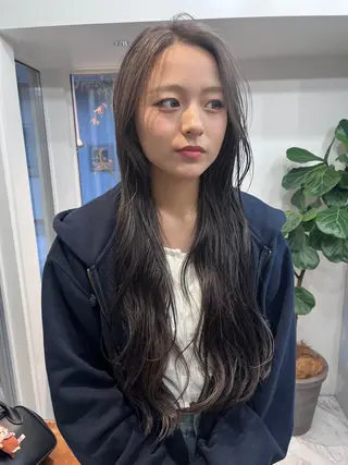 ロング カラー スッと馴染むhair /ヨシダトモキのヘアスタイル