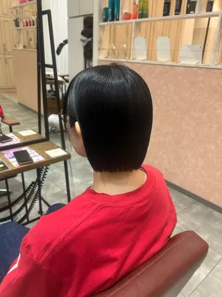 ミディアム La Bless 大阪梅田所属・梅田 ミディアム ショートYUKINOのヘアスタイル