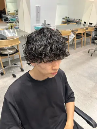 パーマ メンズ fifth 安次富　泰雅のヘアスタイル