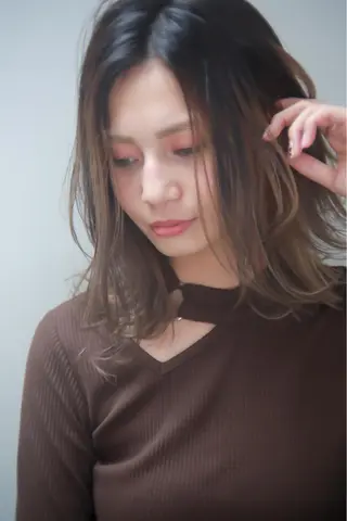 ミディアム カラー 伊藤 裕貴のヘアスタイル