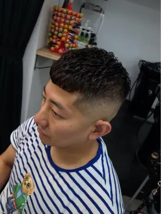 ショート パーマ メンズ INTRO SHIBUYA by Fi-Ne所属・💈メンズフェード 特化DAIYA💈のヘアスタイル