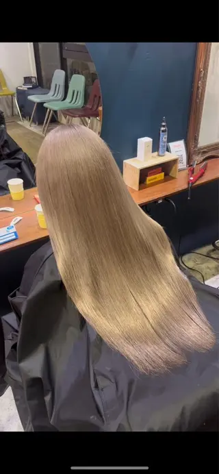 カラー 北川 茉奈のヘアスタイル