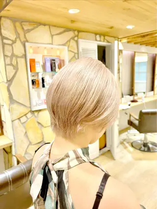 ショート カラー ☘️新宿 新井彩斗☘️のヘアスタイル