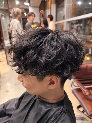 パーマ メンズ fifth原宿 堀内新史のヘアスタイル