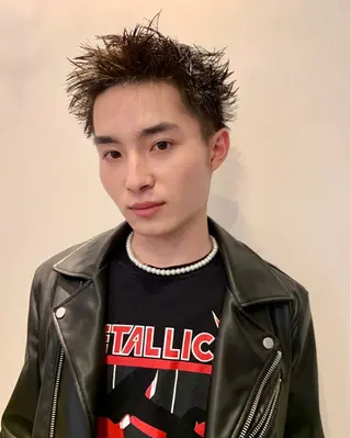 ショート メンズ グランジヘア 無造作ヘアHYUGAのヘアスタイル
