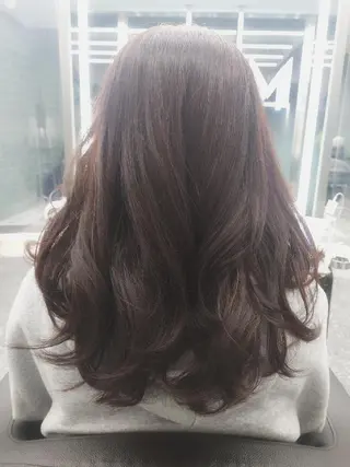 セミロング カラー あいだ 透明感カラー🐼のヘアスタイル