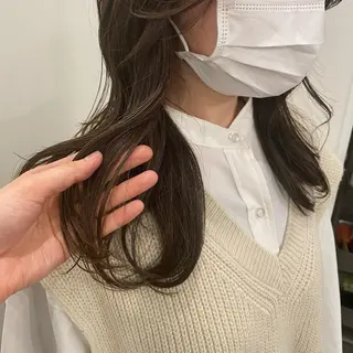 セミロング カラー 古畑 愛美のヘアスタイル