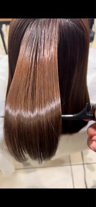 セミロング 糟谷 慈英のヘアスタイル