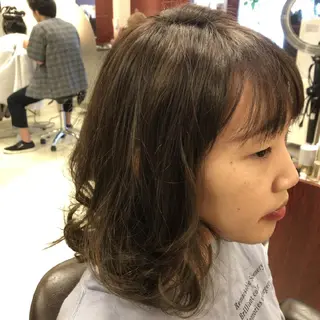 セミロング カラー 麻里 杏彩のヘアスタイル