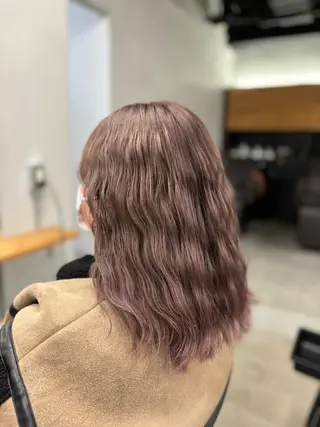 ミディアム カラー mono / Manatoのヘアスタイル